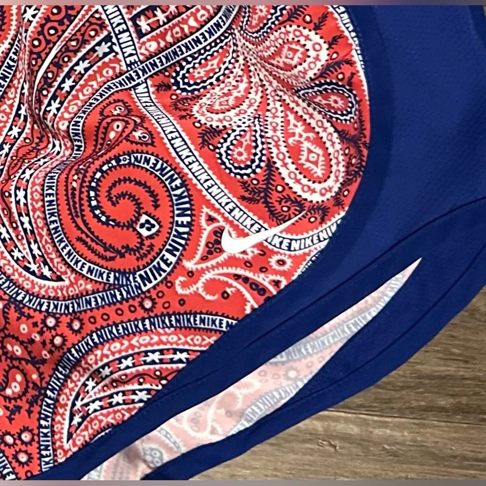 Nike Dri-Pro Tempo Running Shorts in Red/Blue Paisley Bandana. Size S